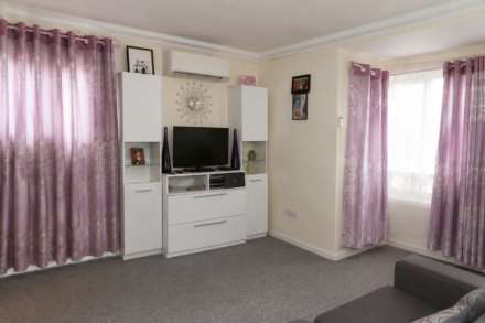 Cambrian Green, London, Image 4