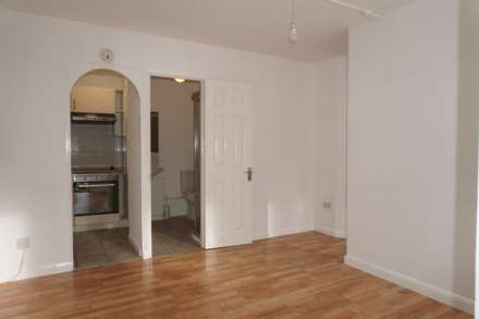 Corris Green, London, Image 1