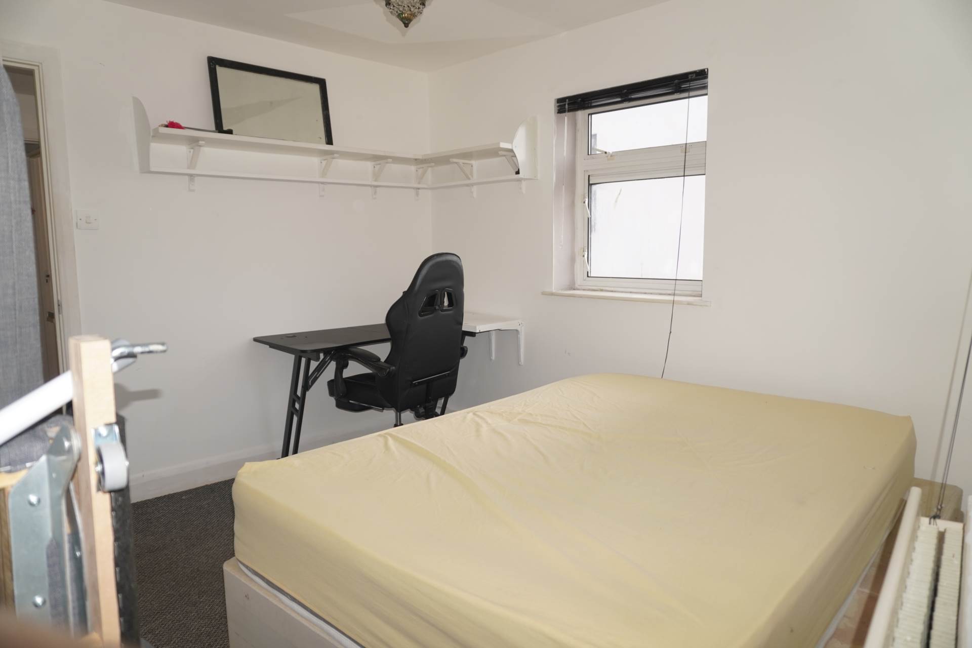 The Broadway, London, Image 6