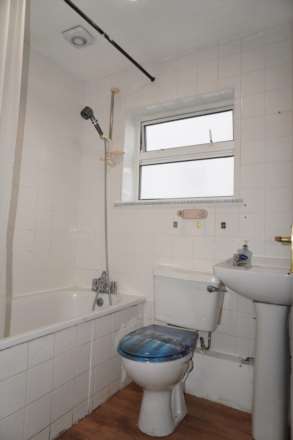 The Broadway, London, Image 3