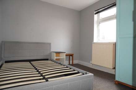 The Broadway, London, Image 7