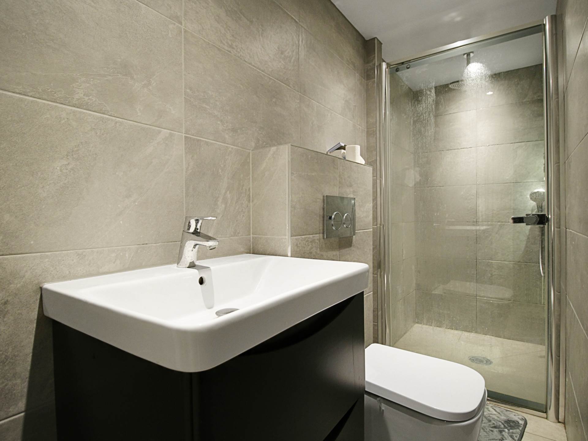 St. Stephens Avenue, London, Image 8