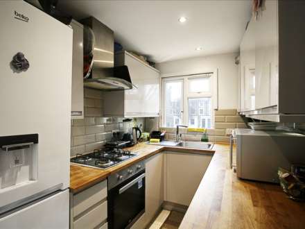 St. Stephens Avenue, London, Image 12