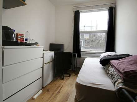 St. Stephens Avenue, London, Image 3