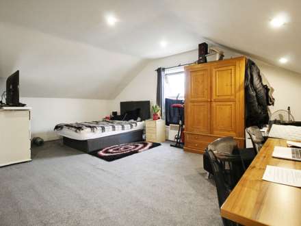 St. Stephens Avenue, London, Image 6