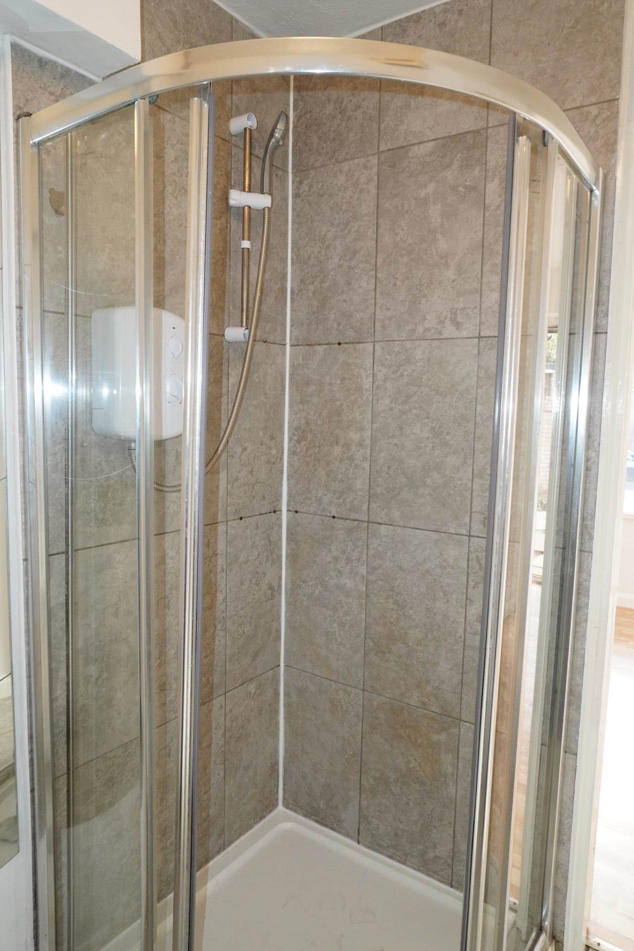 Snowdon Drive, London, Image 6