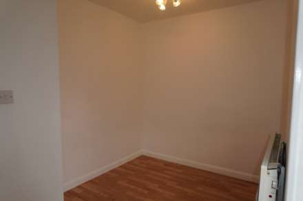 Snowdon Drive, London, Image 3