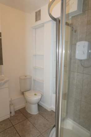 Snowdon Drive, London, Image 5