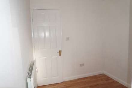 Snowdon Drive, London, Image 7