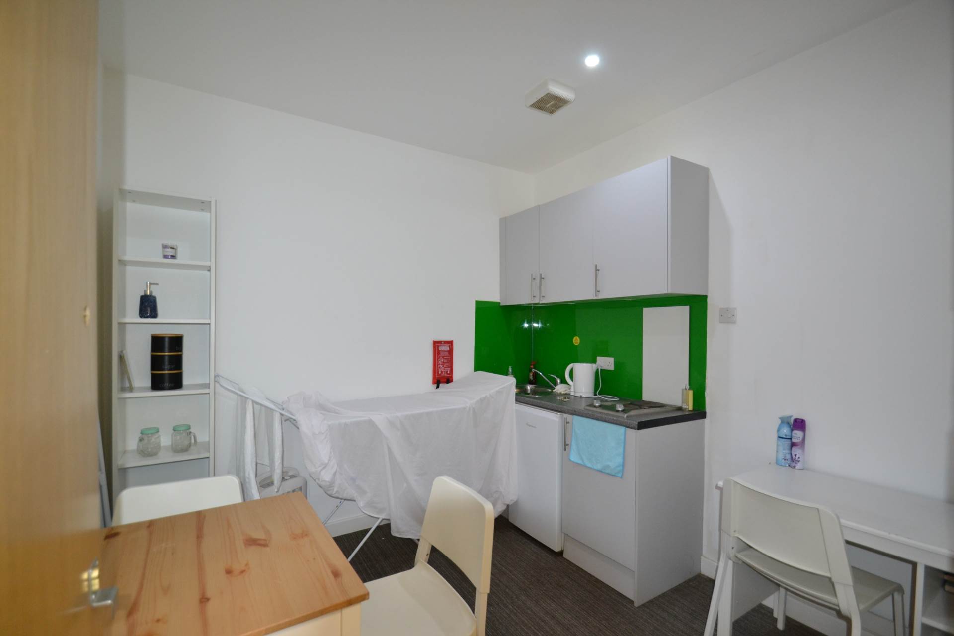 Unit        London Road, Kingston Upon Thames, Image 6