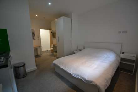 Unit        London Road, Kingston Upon Thames, Image 1