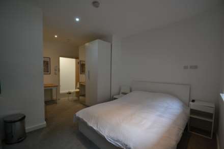 Unit        London Road, Kingston Upon Thames, Image 2