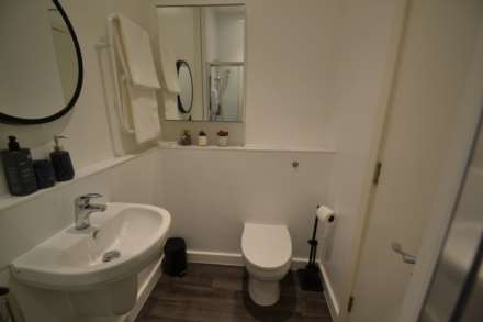 Unit        London Road, Kingston Upon Thames, Image 5