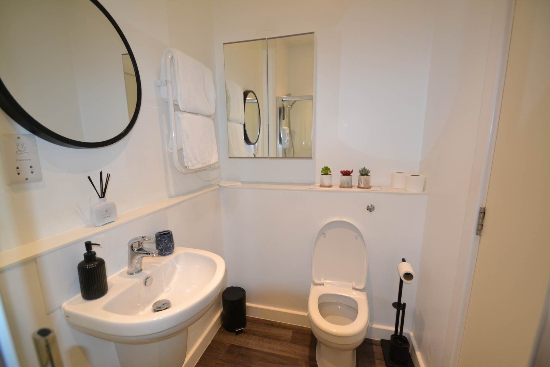Unit       London Road, Kingston Upon Thames, Image 3