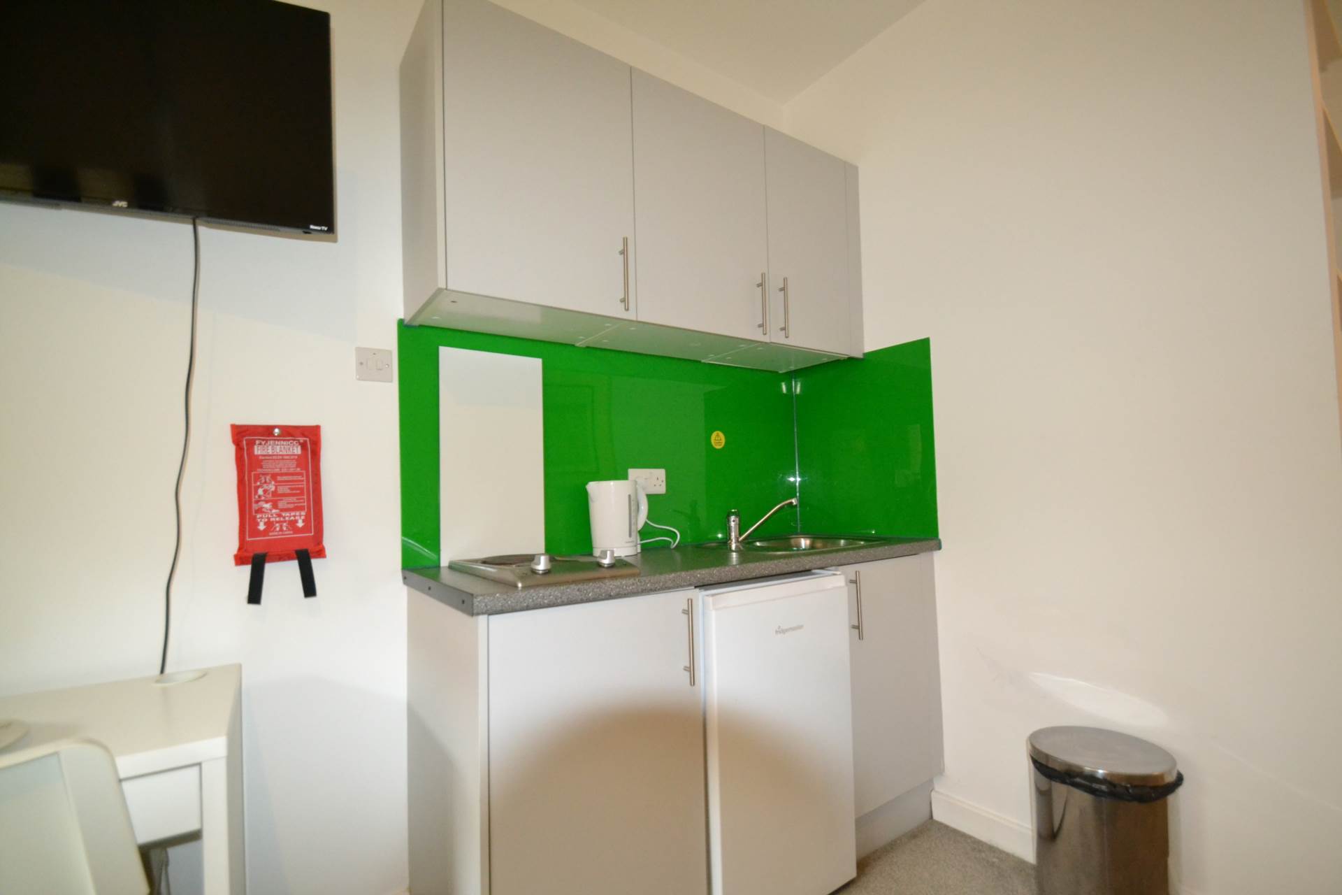Unit       London Road, Kingston Upon Thames, Image 6