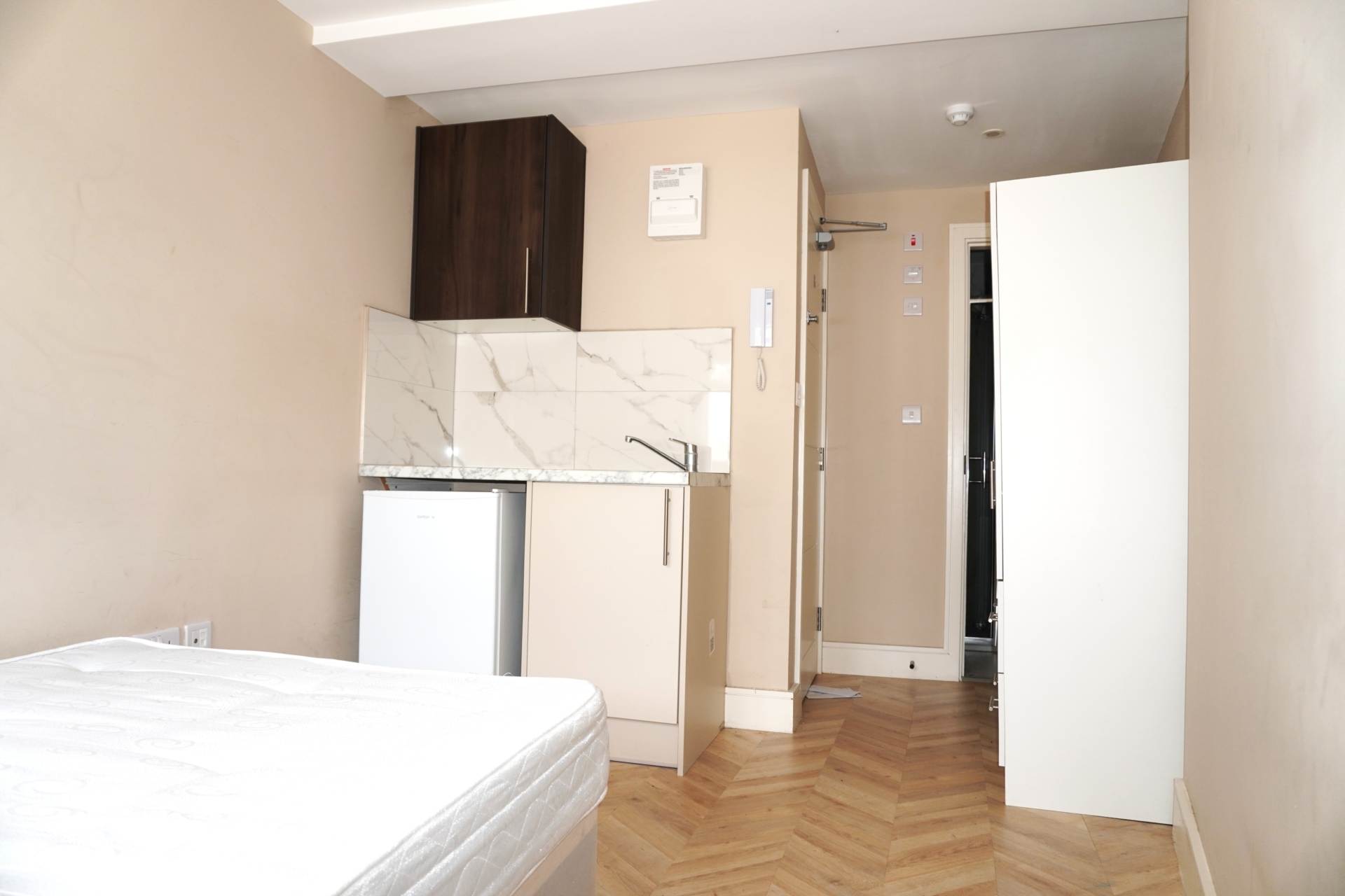 Rosebank Road, Hanwell, Image 2