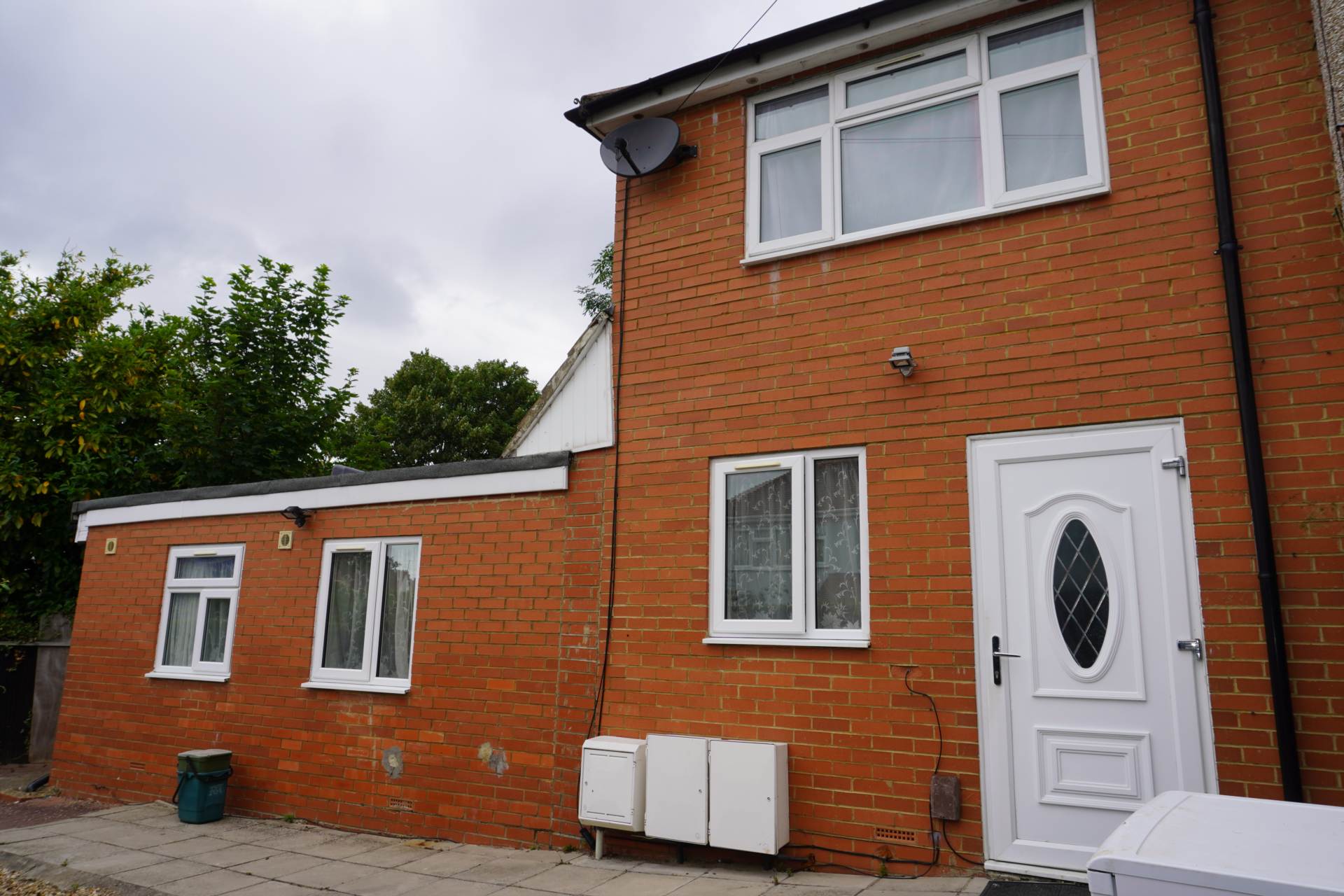Berry Way, London, Image 1
