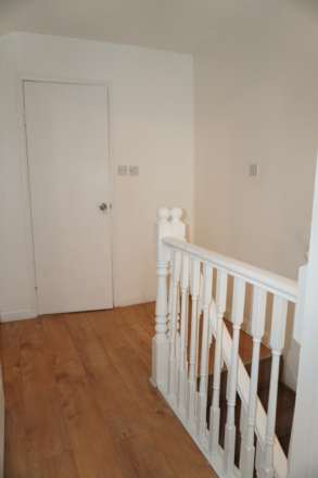 Berry Way, London, Image 7