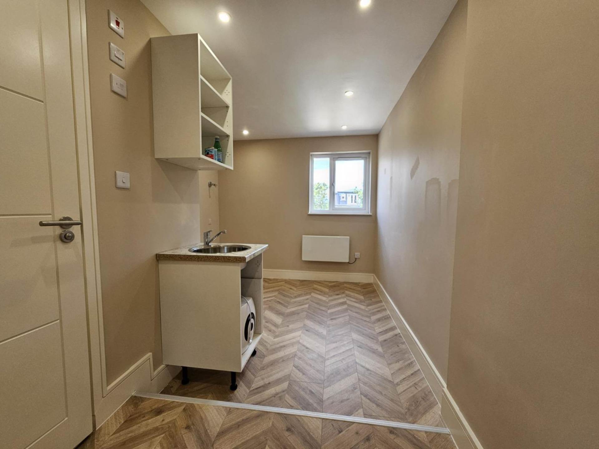 Rosebank Road, London, Image 4