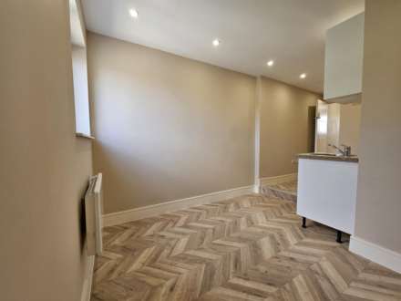Rosebank Road, London, Image 2