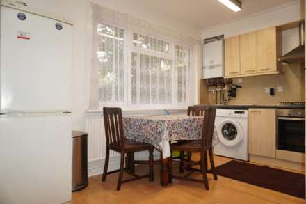 Berry Way, South Ealing, Image 3