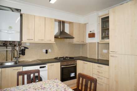 Berry Way, South Ealing, Image 4