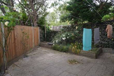 Berry Way, South Ealing, Image 6