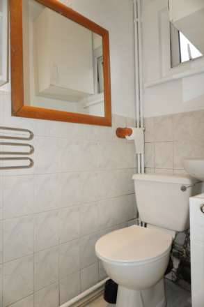 Berry Way, South Ealing, Image 9