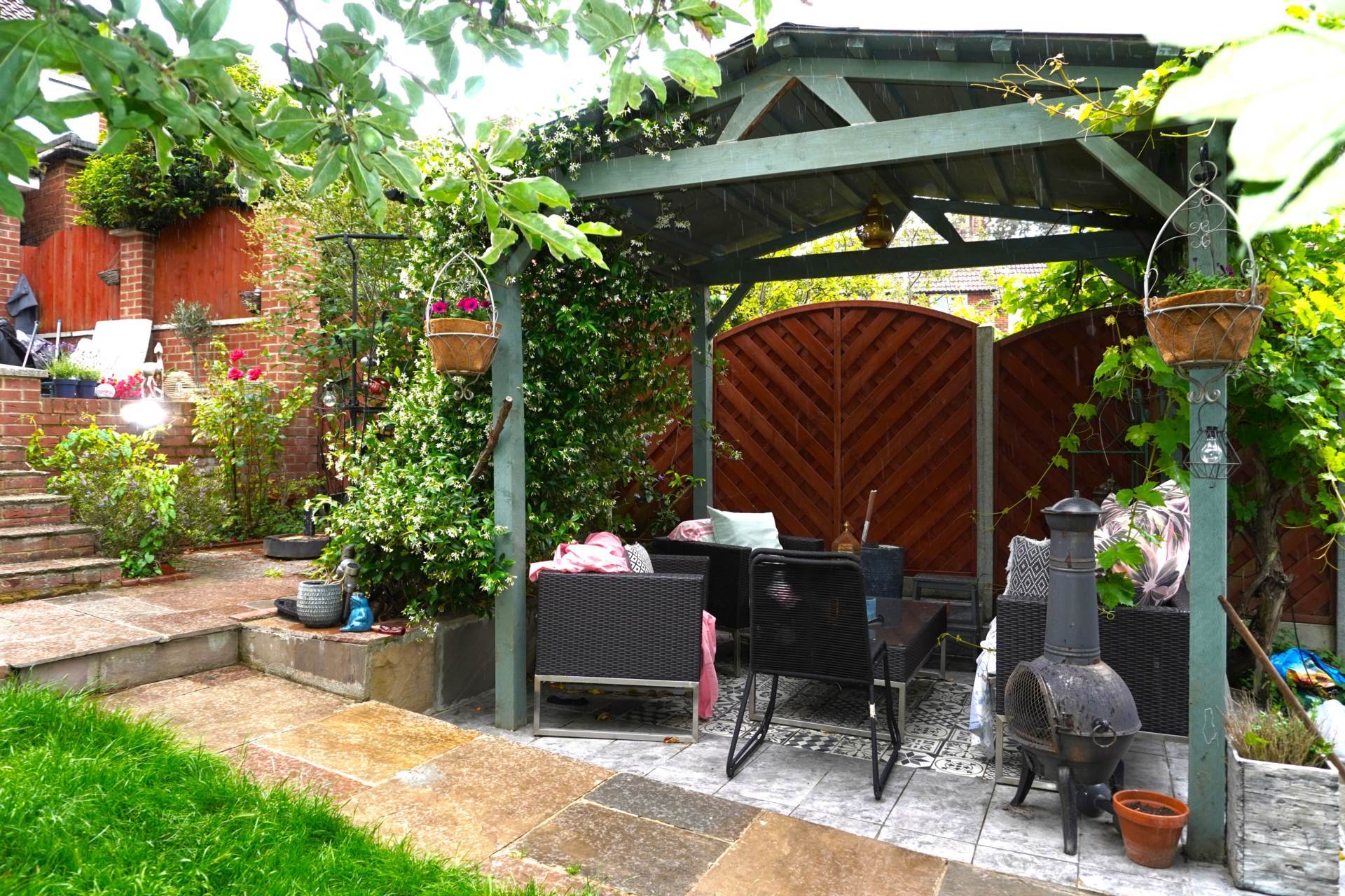 West Court Crescent, London, Image 10