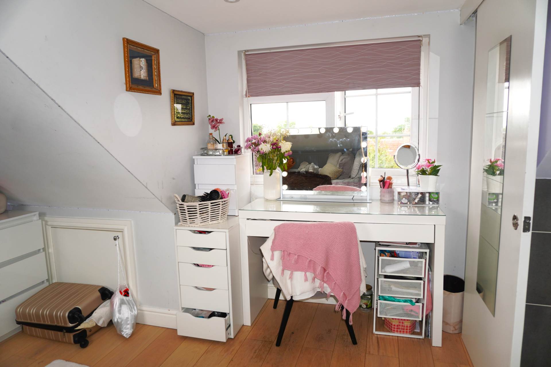 West Court Crescent, London, Image 19