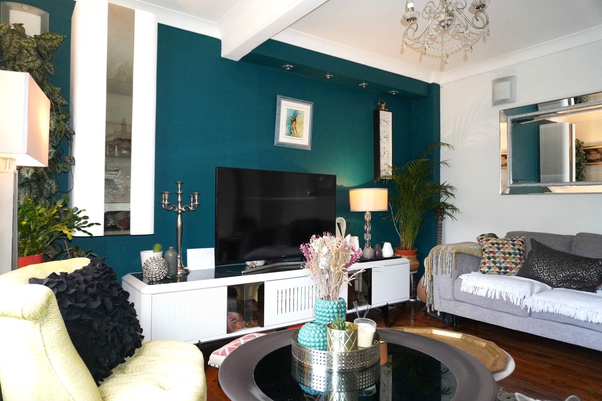 West Court Crescent, London, Image 2