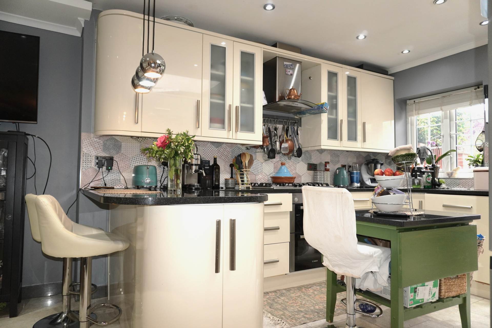 West Court Crescent, London, Image 7