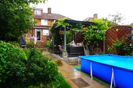 West Court Crescent, London, Image 11