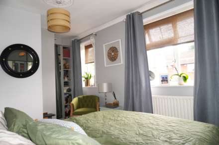 West Court Crescent, London, Image 16