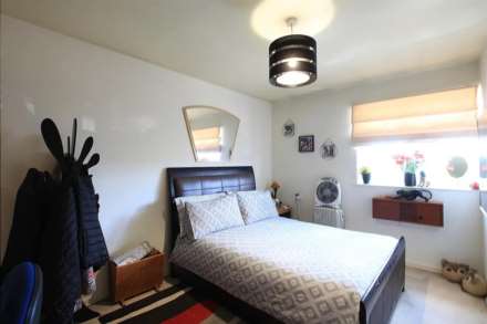 Property For Sale Harlech Gardens, Hounslow