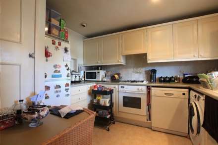 Harlech Gardens, Hounslow, Image 6