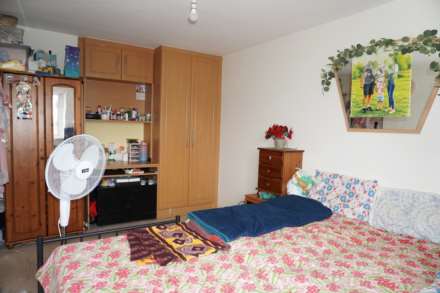 Harlech Gardens, Hounslow, Image 7