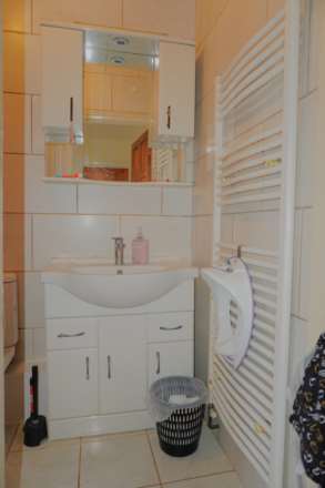Kenton Lane, Harrow, Image 6