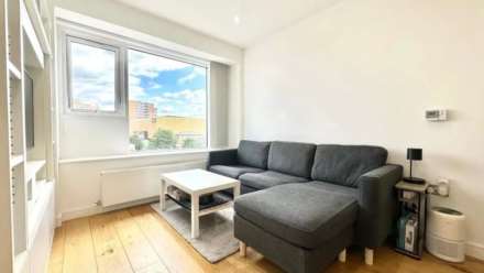 Tyran Appartment, Hounslow, Image 6