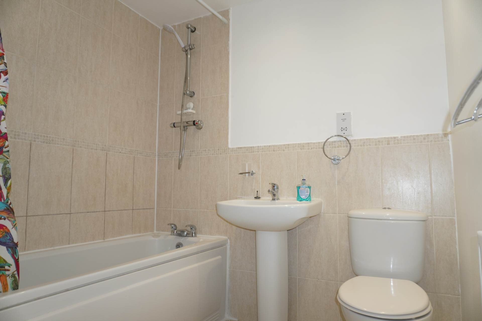 Hirst Crescent, Wembley, Image 4