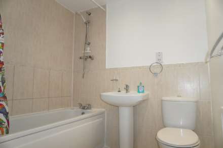 Hirst Crescent, Wembley, Image 4