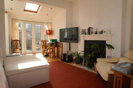 Property For Rent Kingsley Avenue, London