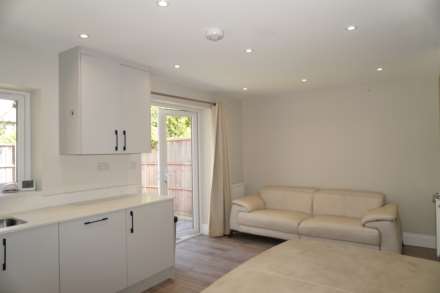 Sutherland Avenue, London, Image 2