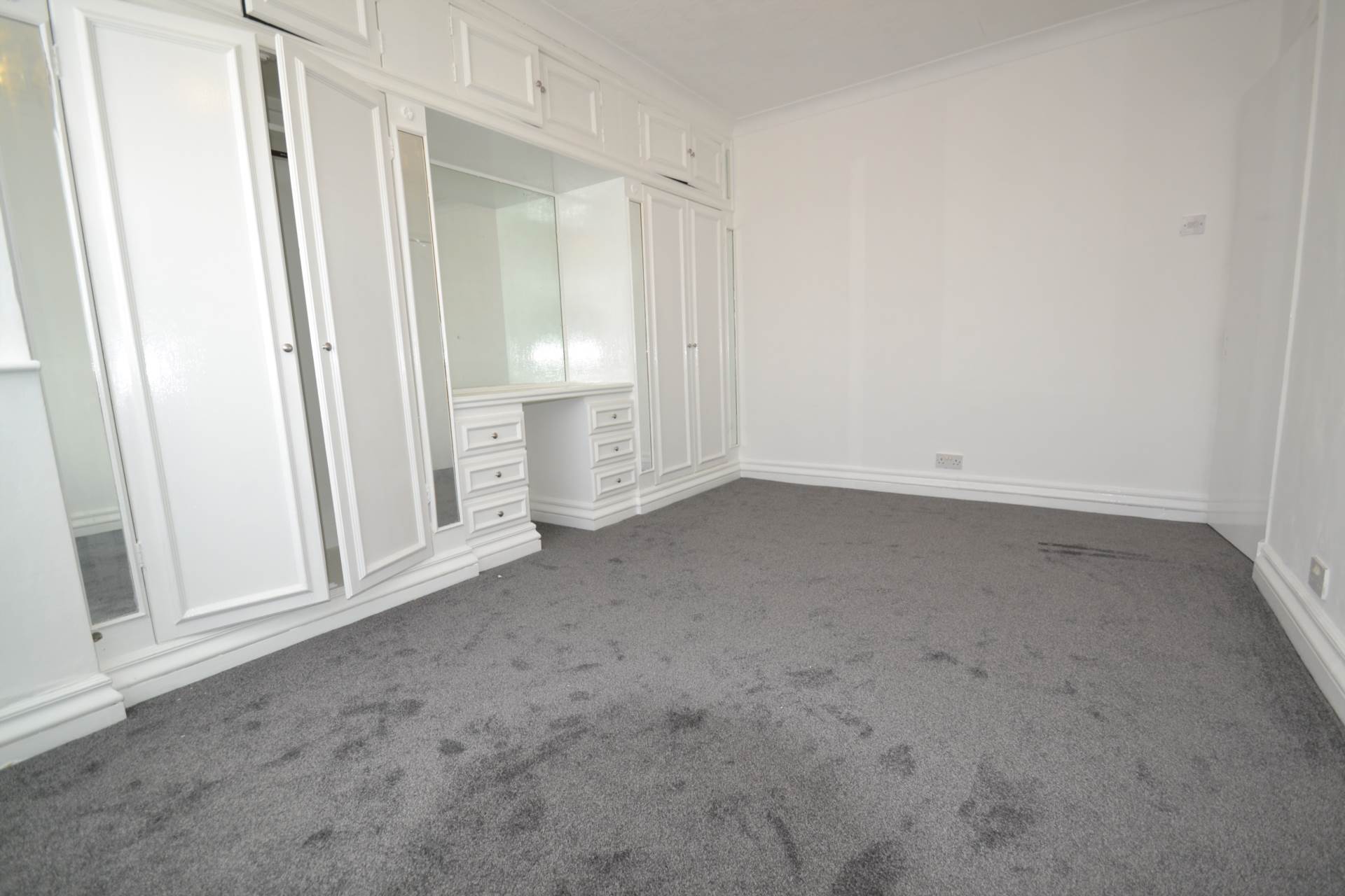 3 Bed House in Greenford, Image 10