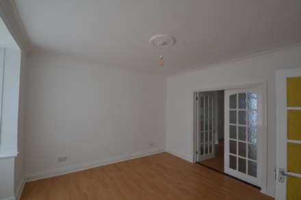 3 Bed House in Greenford, Image 9