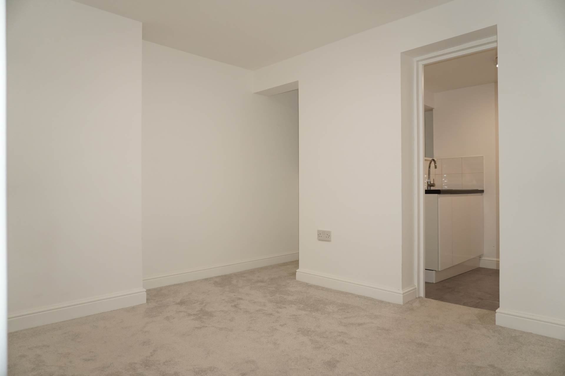 Uxbridge Road, London, Image 1