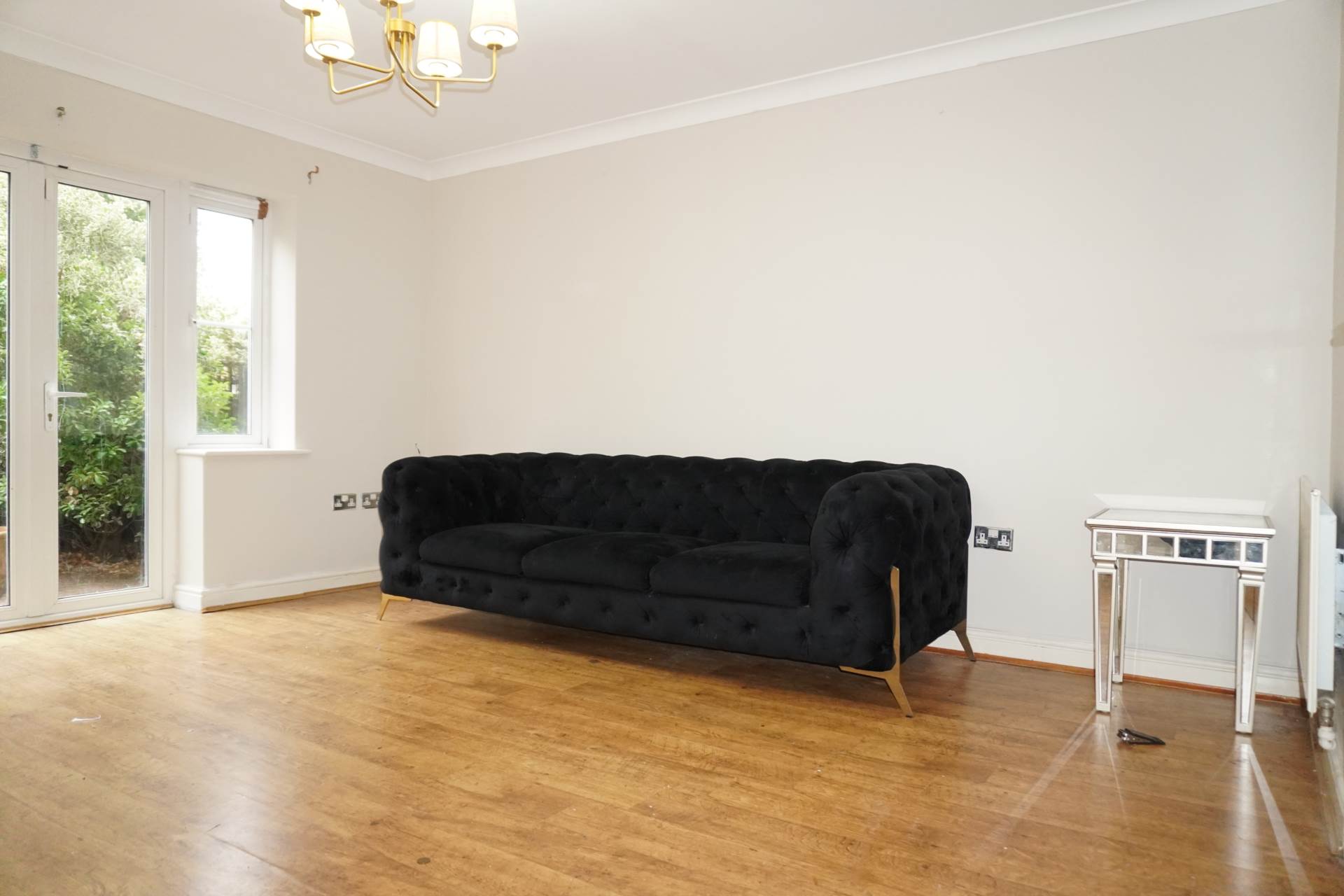 Kingsleigh Close, Brentford, Image 1