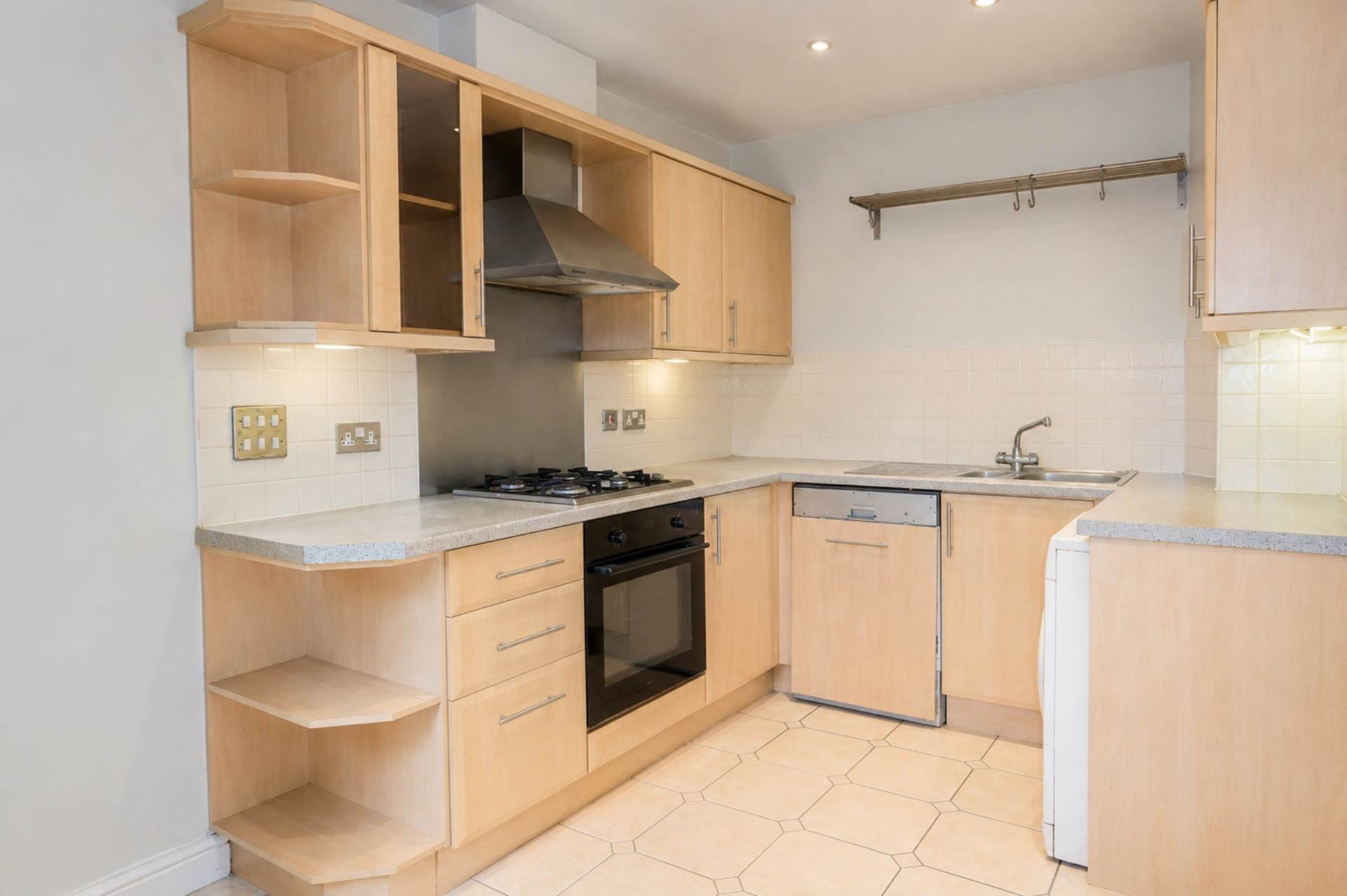 Kingsleigh Close, Brentford, Image 4