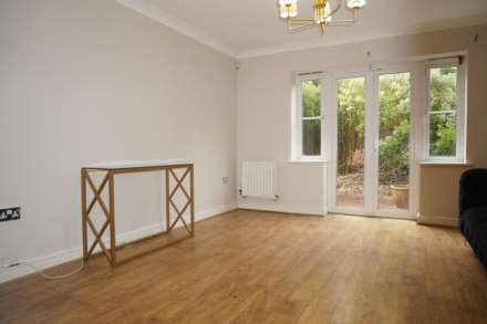 Kingsleigh Close, Brentford, Image 2