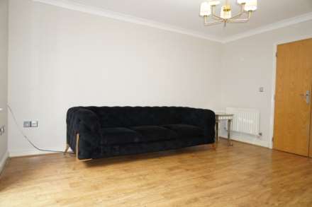 Kingsleigh Close, Brentford, Image 3